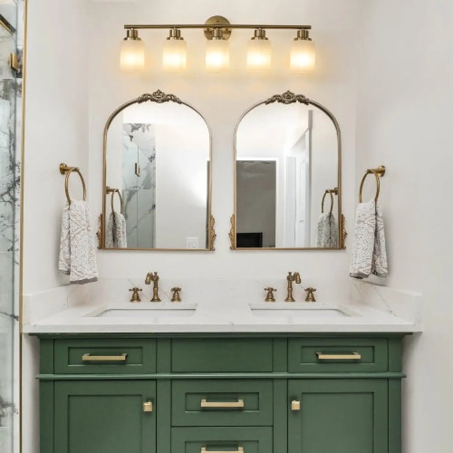 Elegant Vanity Lights for Bathroom in Gold with 5 Lights Fixture - Golden - 12V Hanging Light