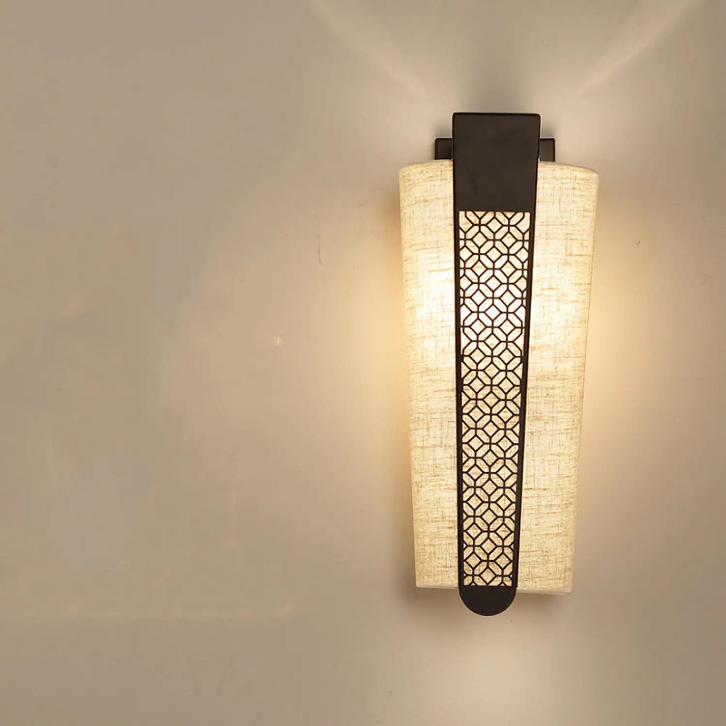 Outdoor Wall Light Mount with Retro Style for Garden and Balcony - 12V Hanging Light