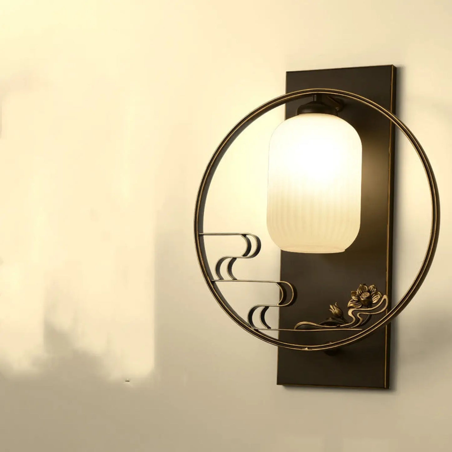 Outdoor Wall Light Mount with Retro Style for Garden and Balcony - 12V Hanging Light