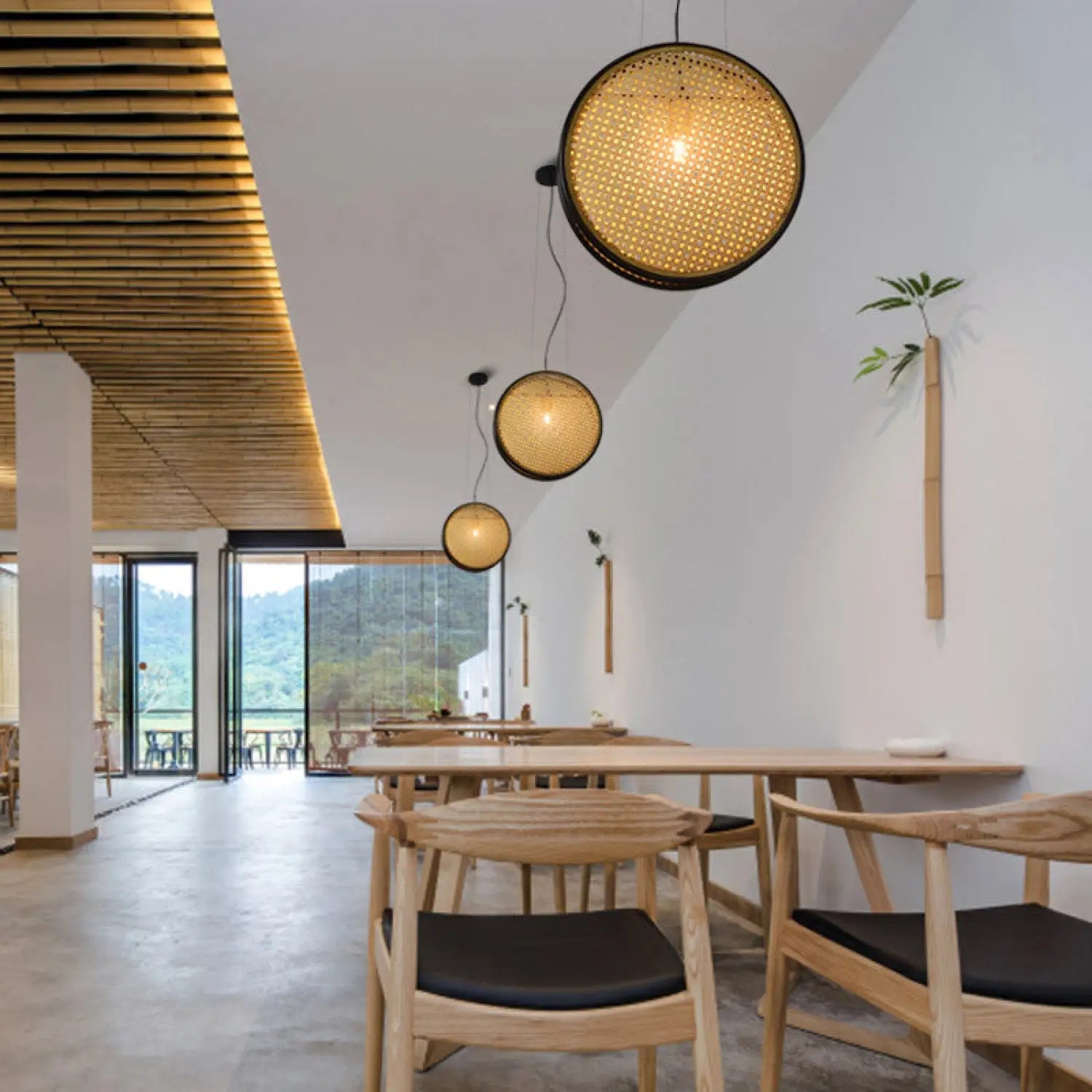 Retro Lamps with Rattan Design – Perfect for Restaurant Ambiance - Hanging Light