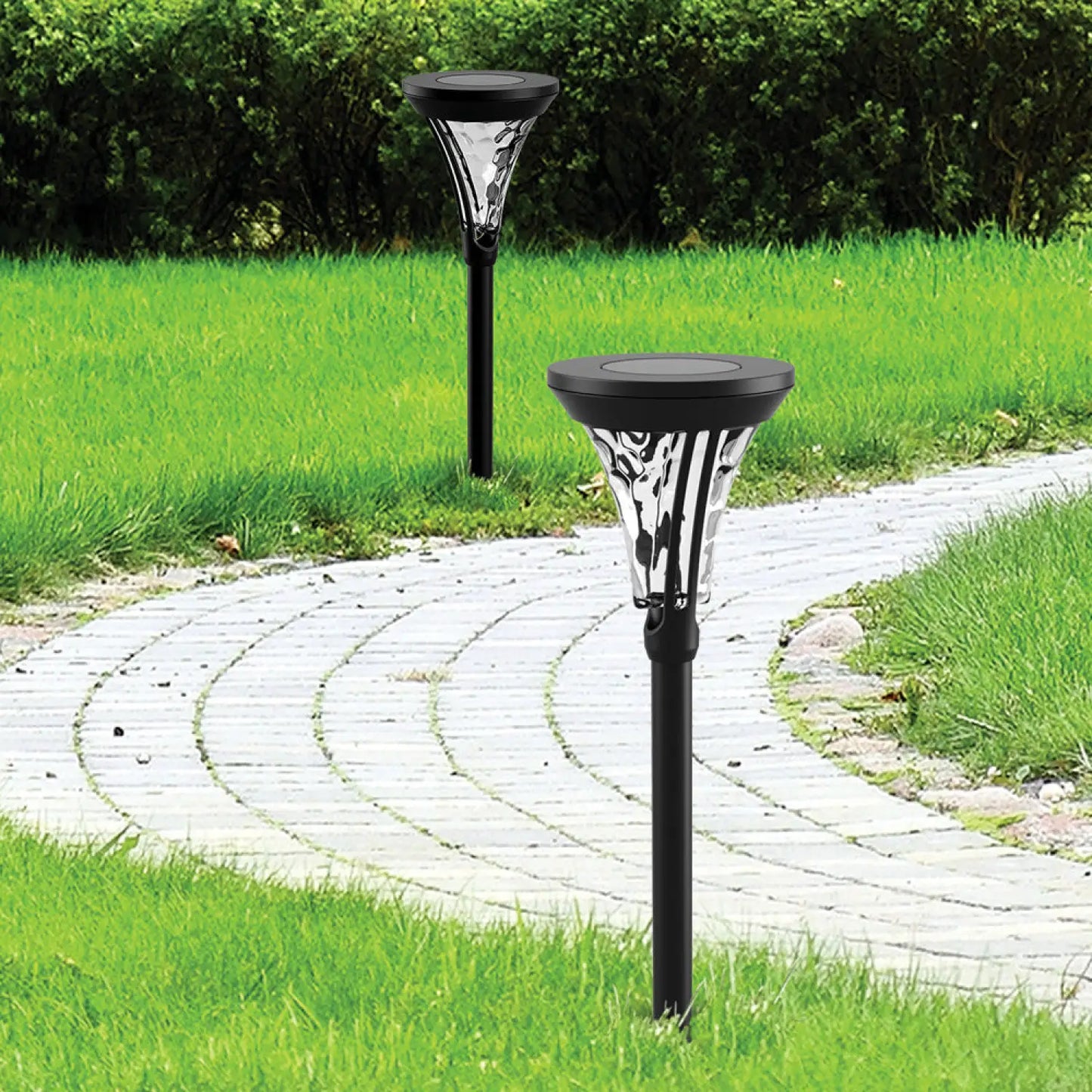 Solar LED Garden Light for Lawn Villa and Outdoor Landscape Decor - Black - Solar Light
