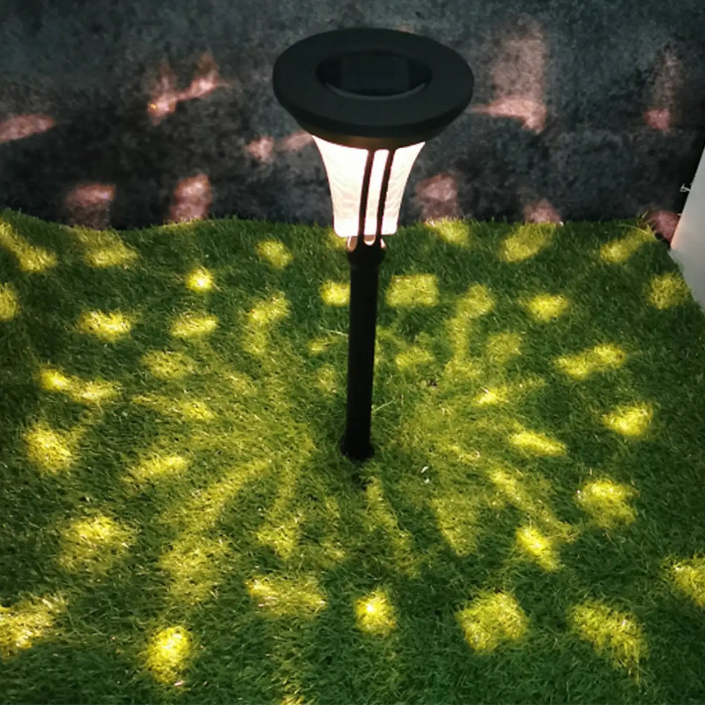 Solar LED Garden Light for Lawn Villa and Outdoor Landscape Decor - Black - Solar Light