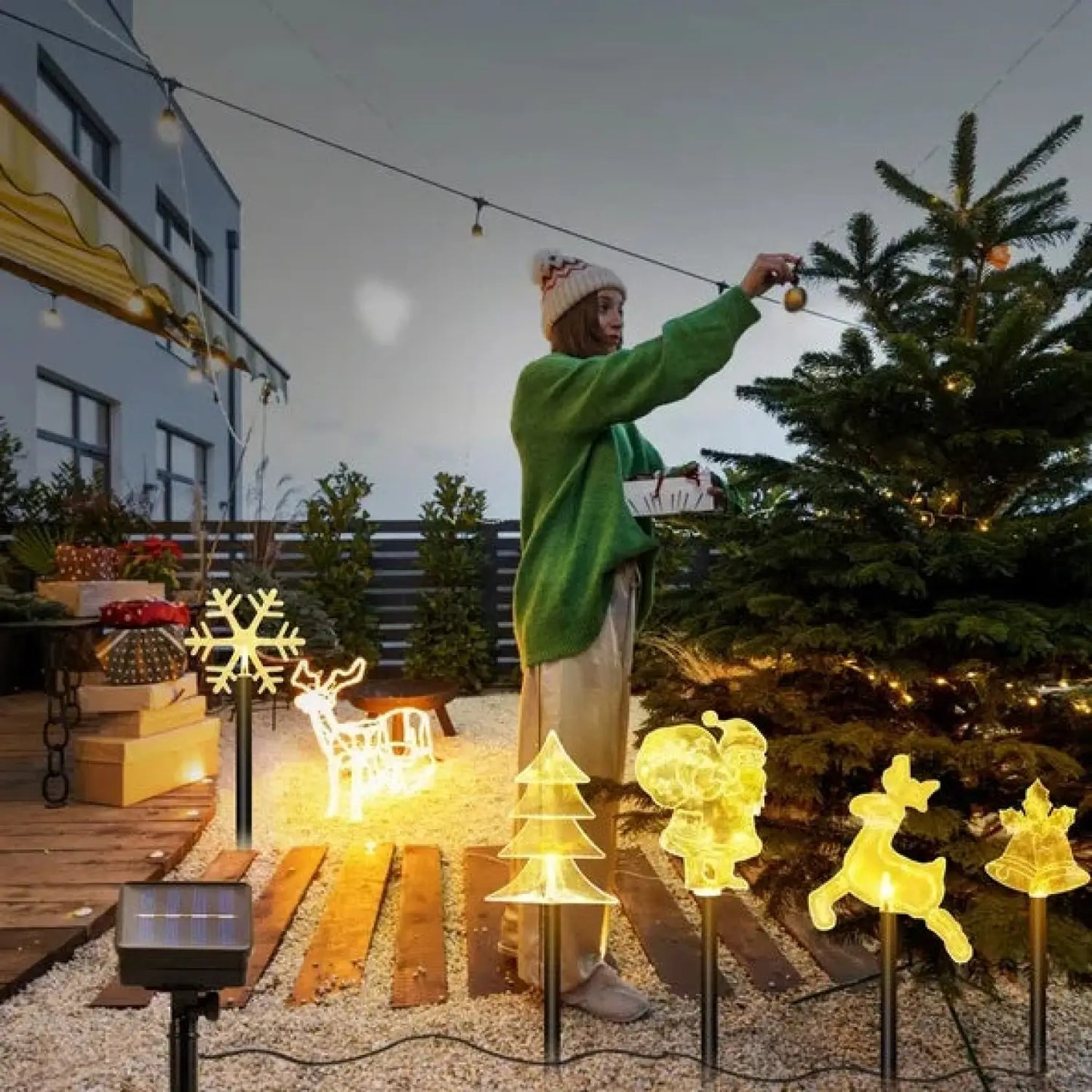 5Pcs Mixed Christmas Decoration Light Solar Stake Light Waterproof Reindeer Snowflake Bell Christmas Tree Santa Claus