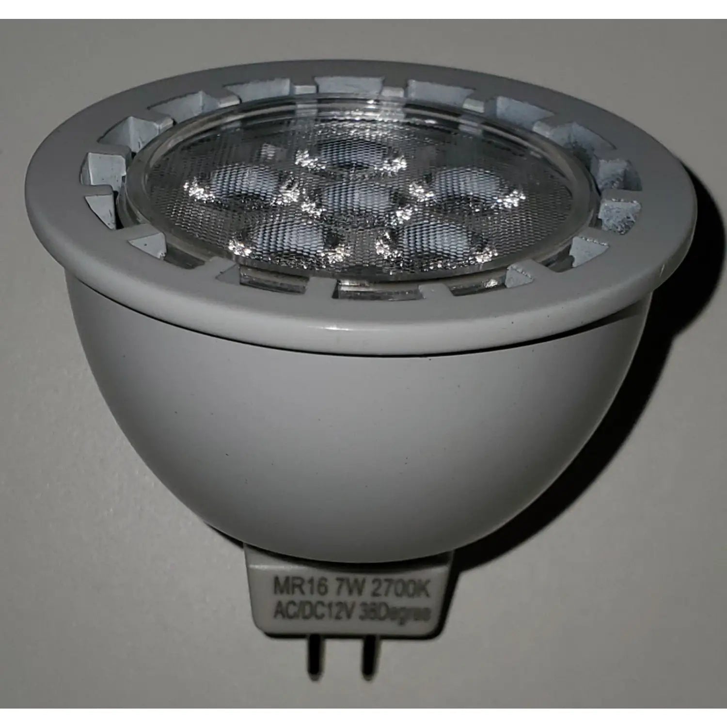12V AC/DC MR16 Bulb LED – Halogen Replacement - 3000K 38D / 7 Watt - MR16 Light Bulb