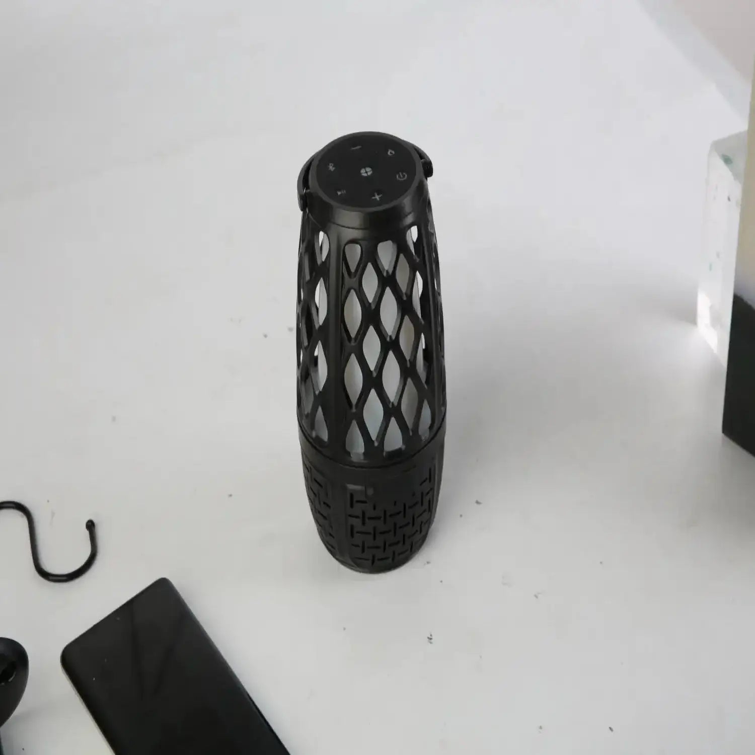 1Pc 4 In 1 Wireless 5.3 Outdoor Speaker IPX5 Waterproof Patio Speaker LED Flame Speaker With 3 Flame Light Modes Hook
