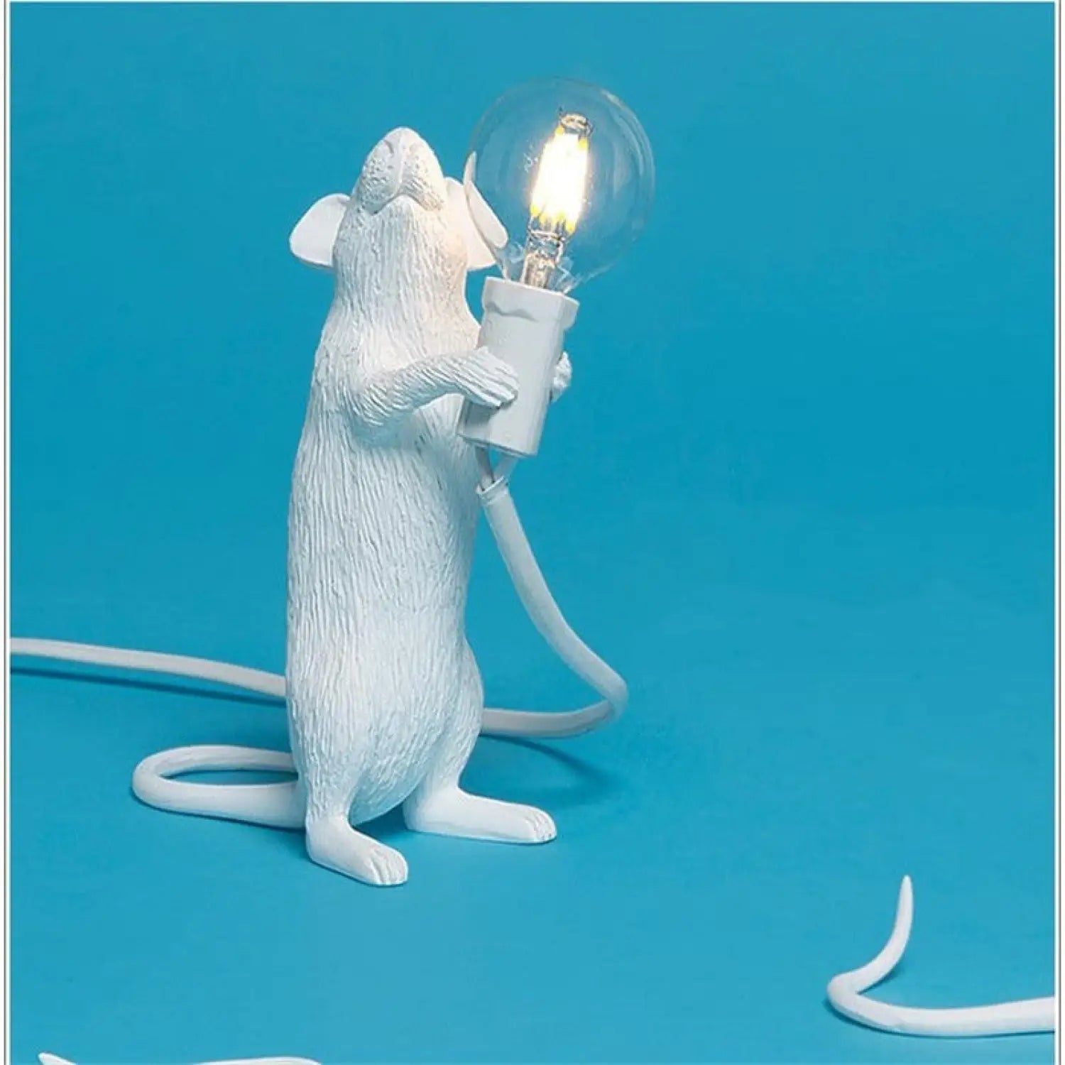 Mouse light with modern design and soft ambient glow for decor - Golden / Standing posture / US - 12V Hanging Light