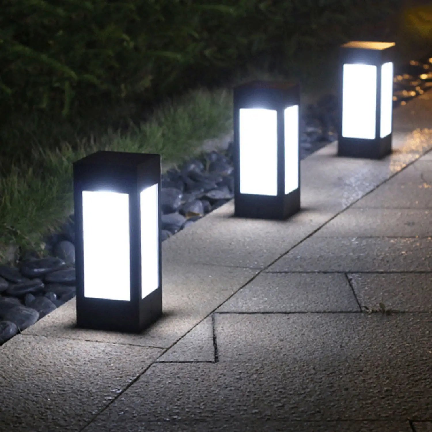 Weatherproof & Stylish Solar Lights for Outdoor Garden Purpose - 12V Hanging Light